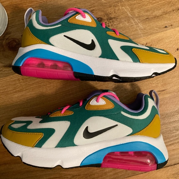 mystic green nike air max 200